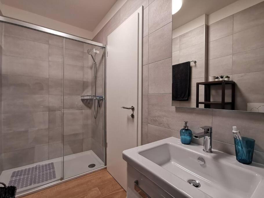 Experience The Loft! Loft 18, Downtown, Near The Lake Free Parking Available Лугано Экстерьер фото